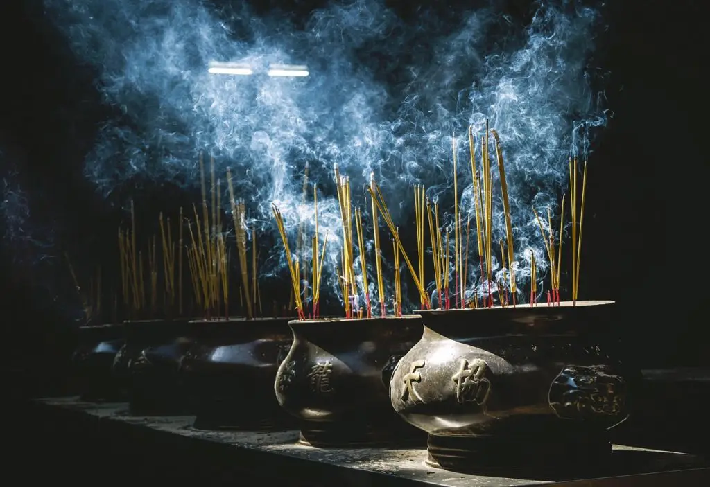 Incense Pots Smoke Oriental  - Pexels / Pixabay