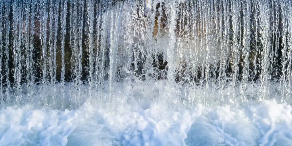 Nature Water Waterfall Foam Inject  - blende12 / Pixabay